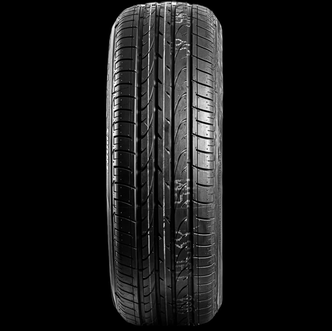 Bridgestone Dueler H/P Sport 17" front tire