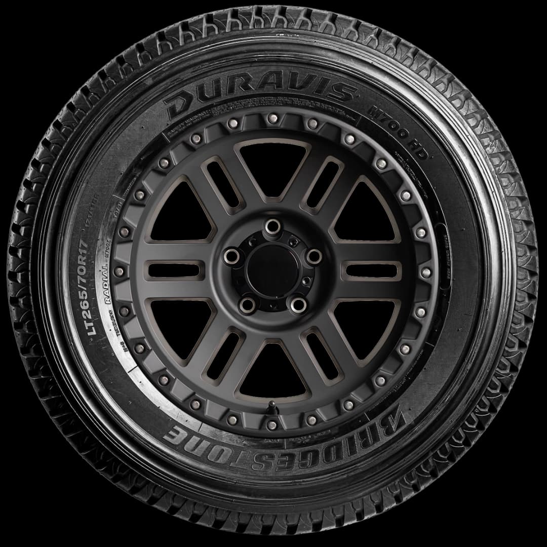 Bridgestone Duravis M700 17" side tire