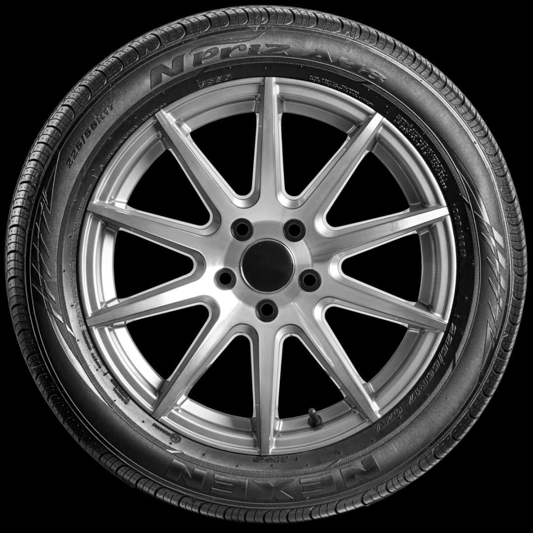 Nexen N Priz AH8 17" side tire