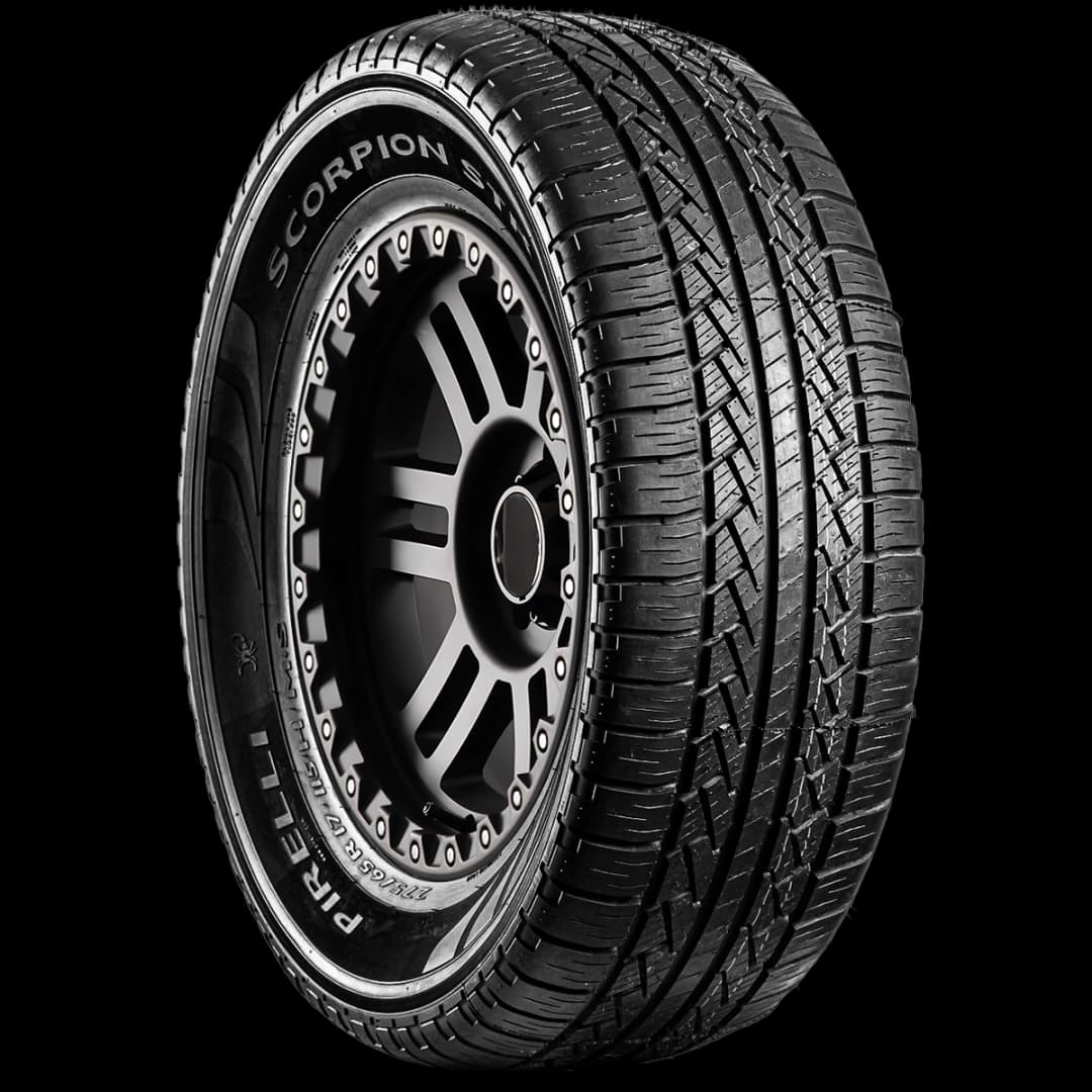 Pirelli SCORPION STR 17" angled tire