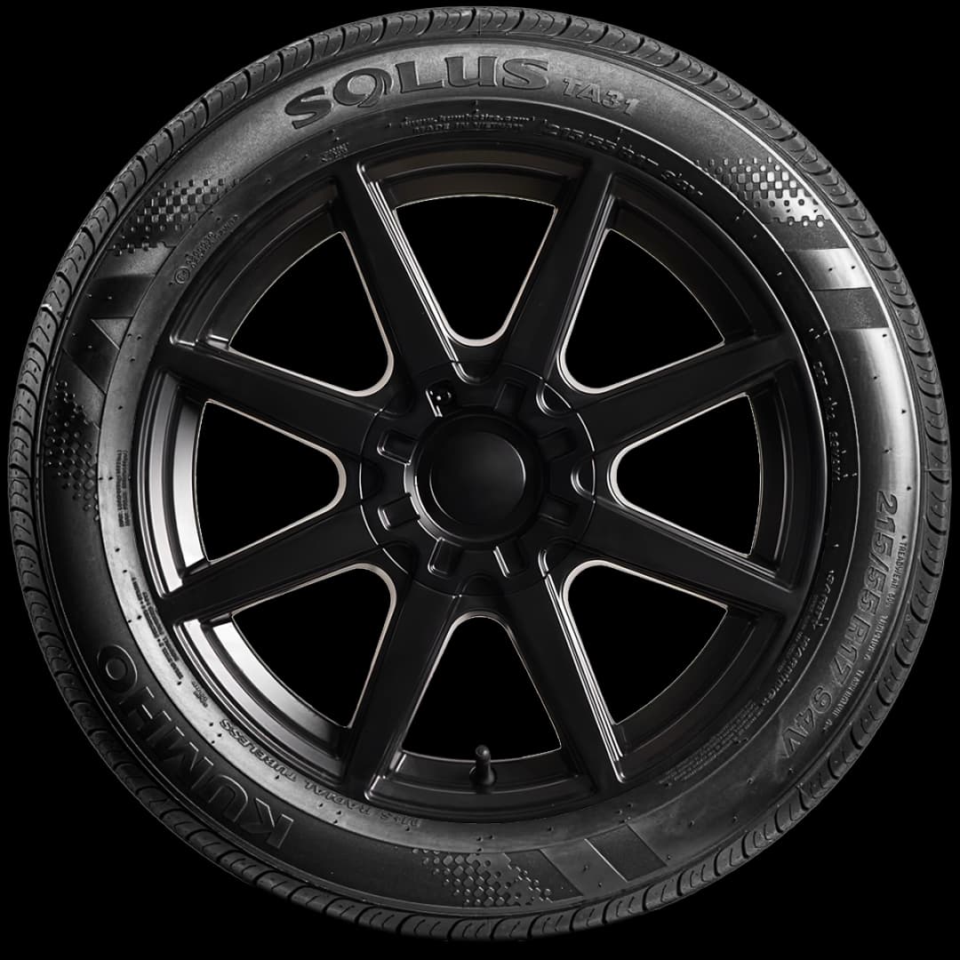 Kumho Solus TA31 17" side tire