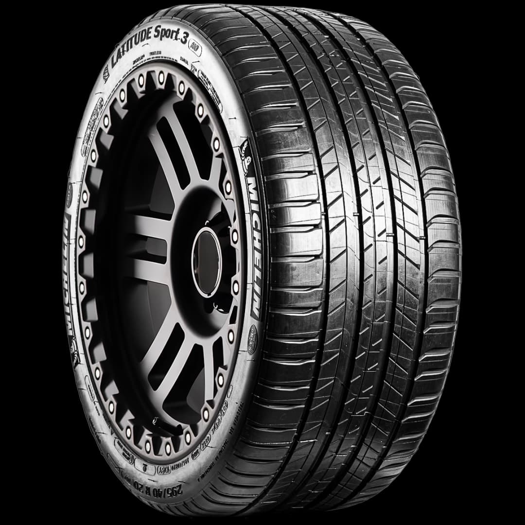 Michelin Latitude Sport 3 20" angled tire