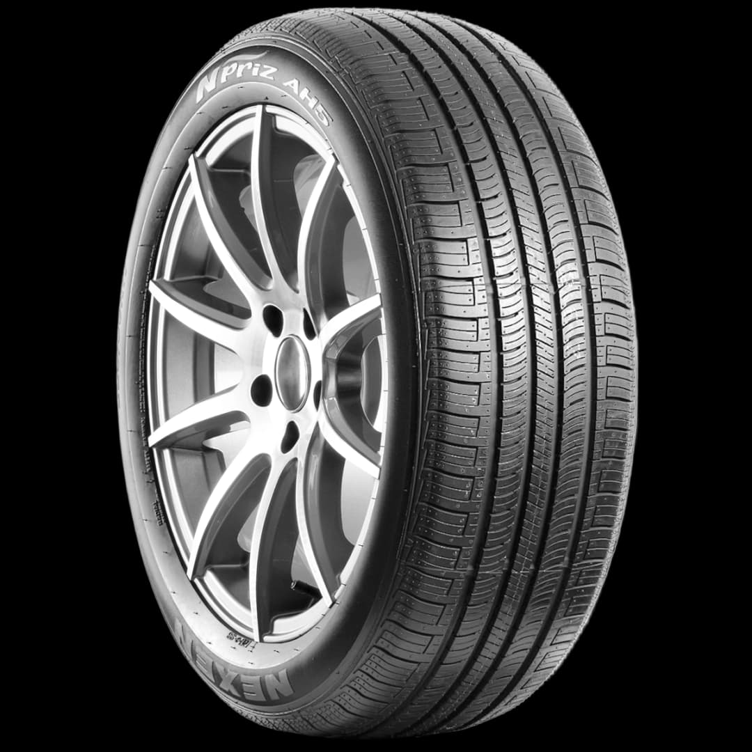 Nexen N Priz AH5 17" angled tire