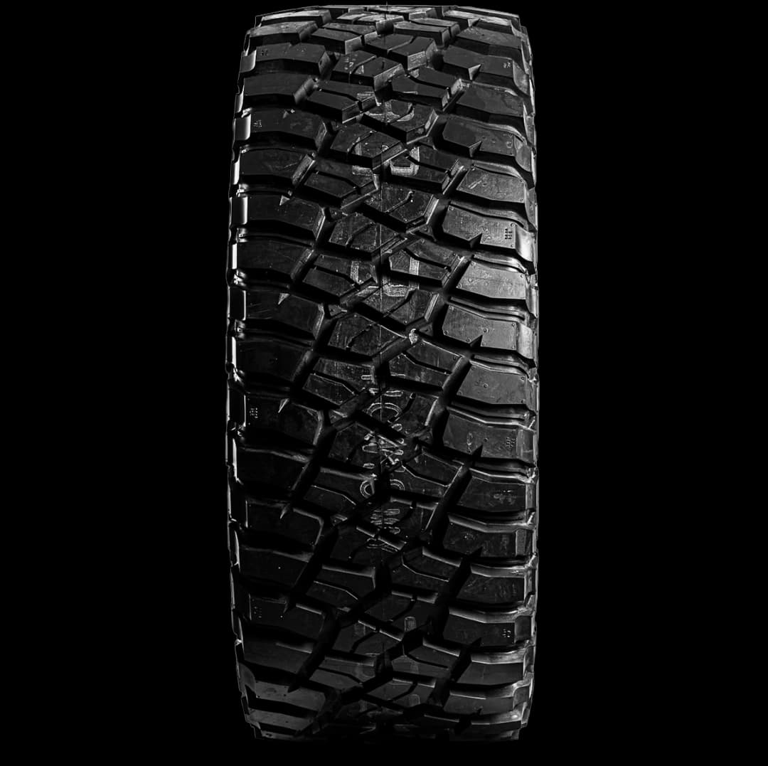 BFGoodrich Mud Terrain TA KM3 20" front tire