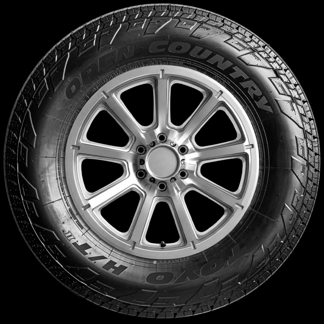 Toyo Open Country H/T II 17" side tire