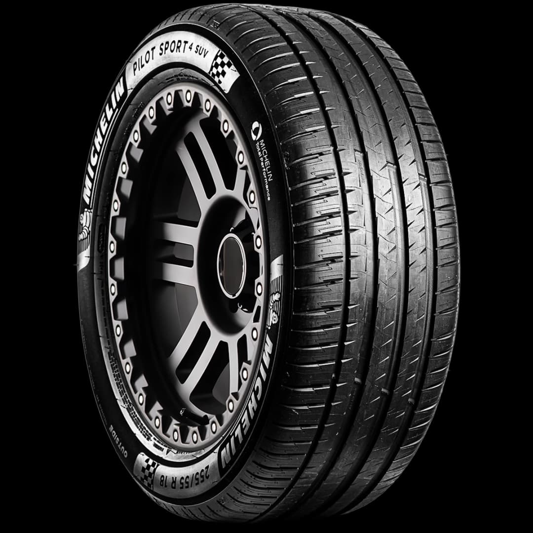 Michelin Pilot Sport 4 SUV 17" angled tire