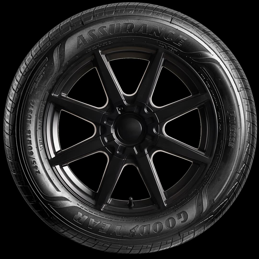 Goodyear Assurance Finesse 17" side tire