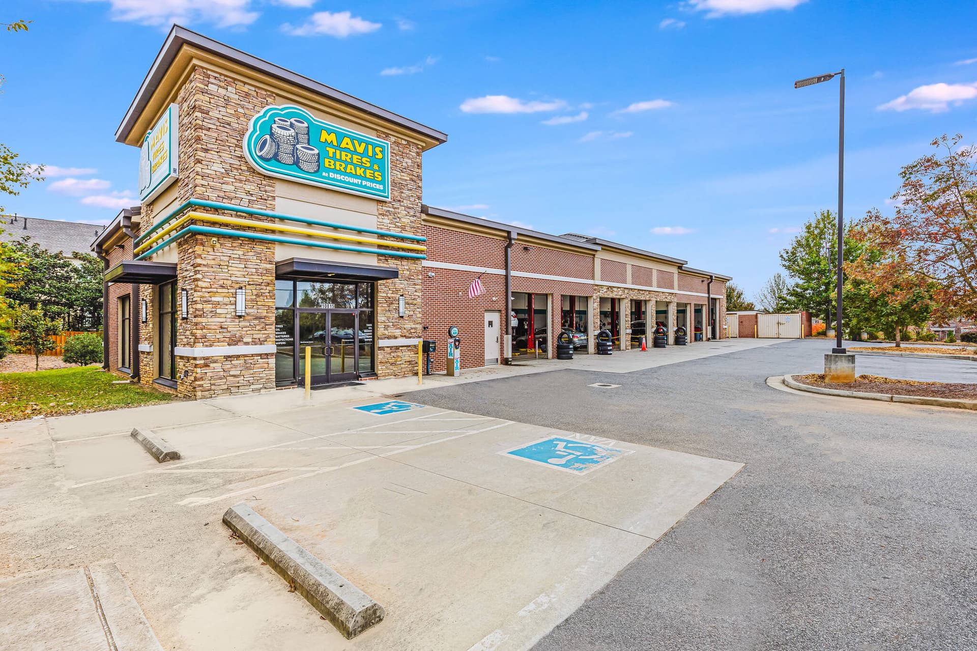 Store_1020 Tire Shop & Auto Repair in Alpharetta (Johns Creek), Georgia