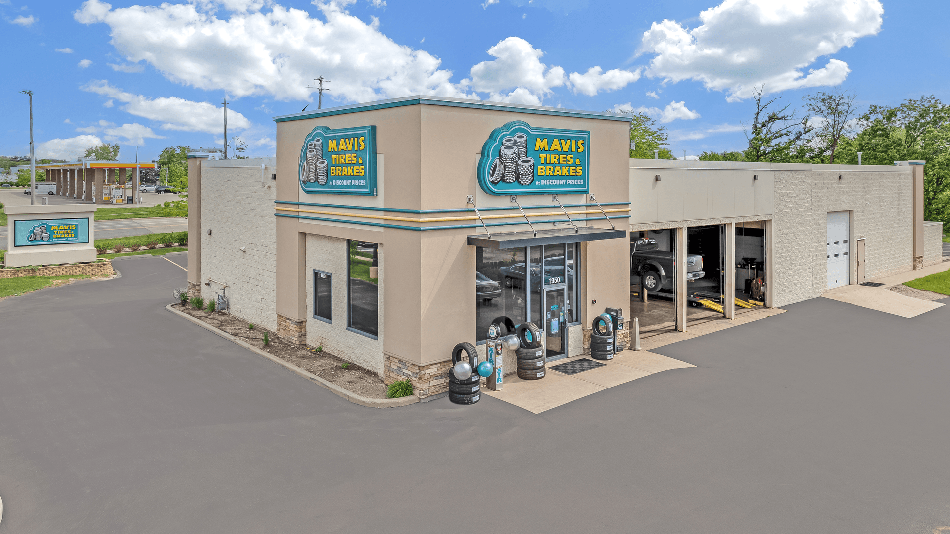 Store_1078 Tire Shop & Auto Repair in Round Lake Beach, Illinois